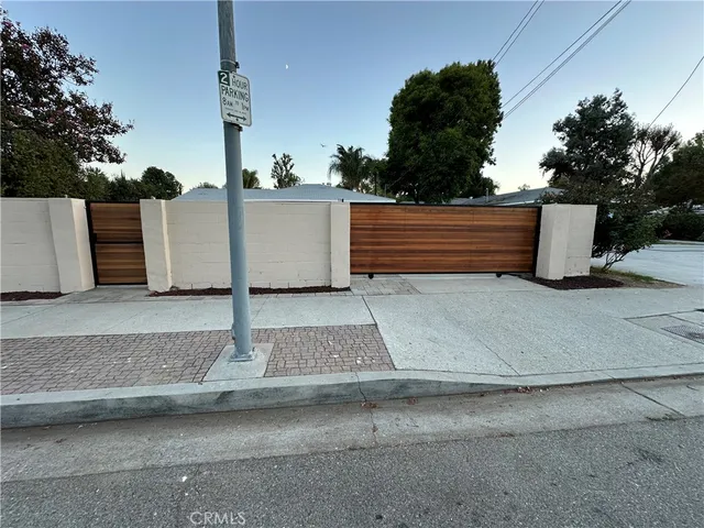 $4,150 | 19140 Strathern Street, Reseda, CA 91335