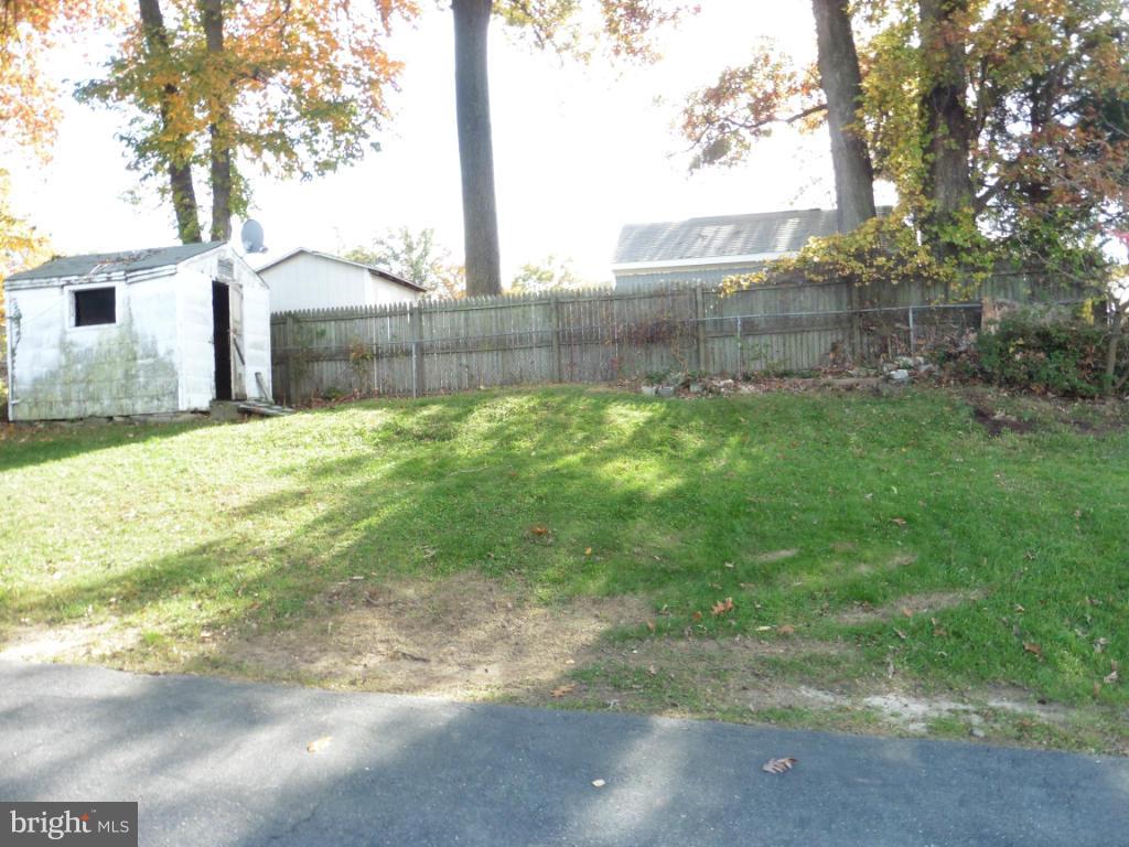 2720 Randolph Road Silver Spring, MD 20902 - Photo 5 of 16 a backyard of a house with lots of green space