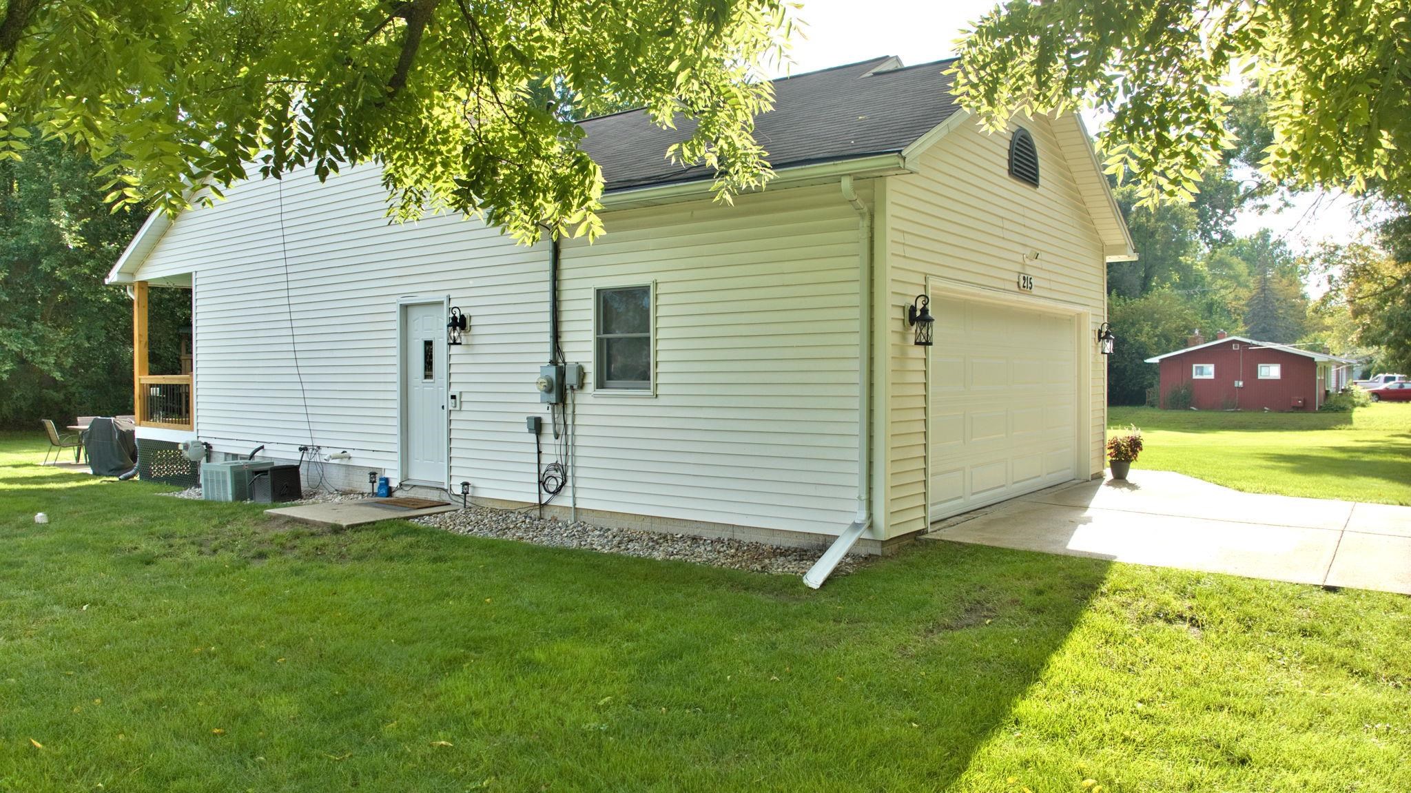 215 Field Road Clio, MI 48420 - Photo 7 of 46 50186798-999778a6-d730-4e8e-a1ac-12265329849d.JPG