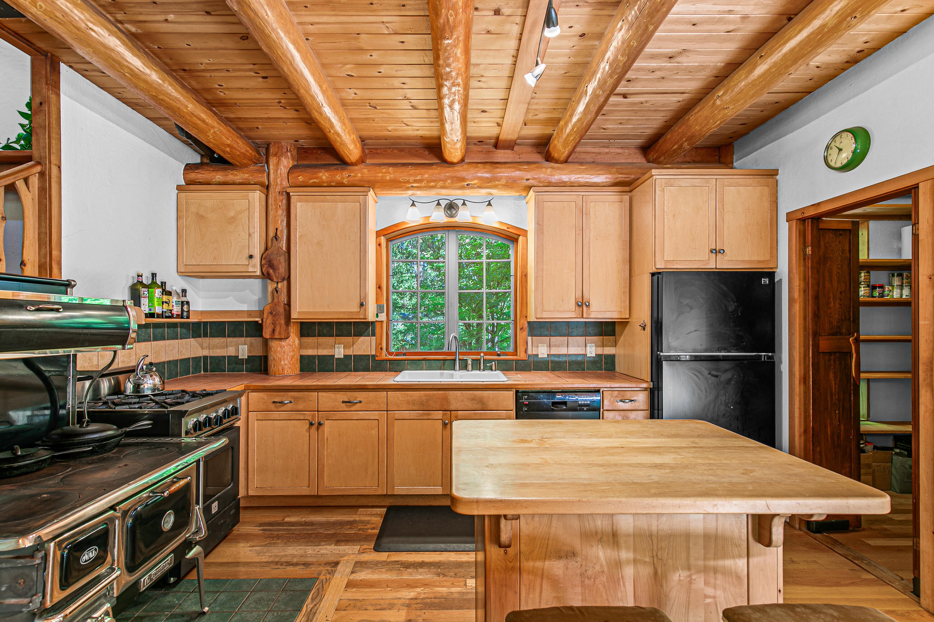 3496 East Fork Road Williams, OR 97544 - Photo 11 of 97 kitchen