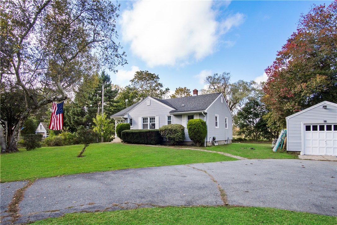 566 East Main Road Middletown, RI 02842 - Photo 23 of 34