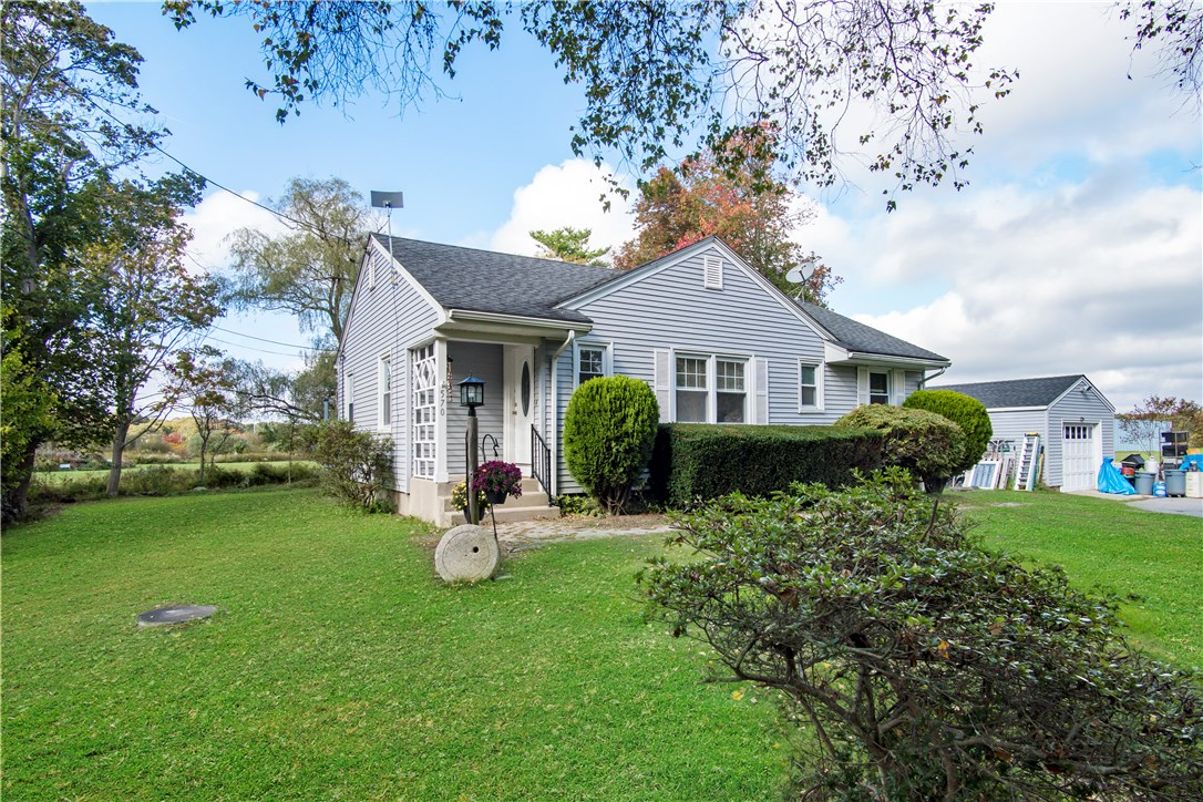 566 East Main Road Middletown, RI 02842 - Photo 24 of 34