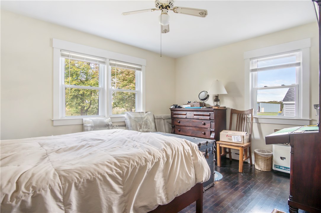 566 East Main Road Middletown, RI 02842 - Photo 33 of 34
