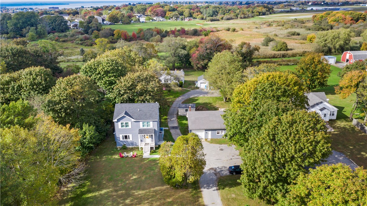 566 East Main Road Middletown, RI 02842 - Photo 7 of 34