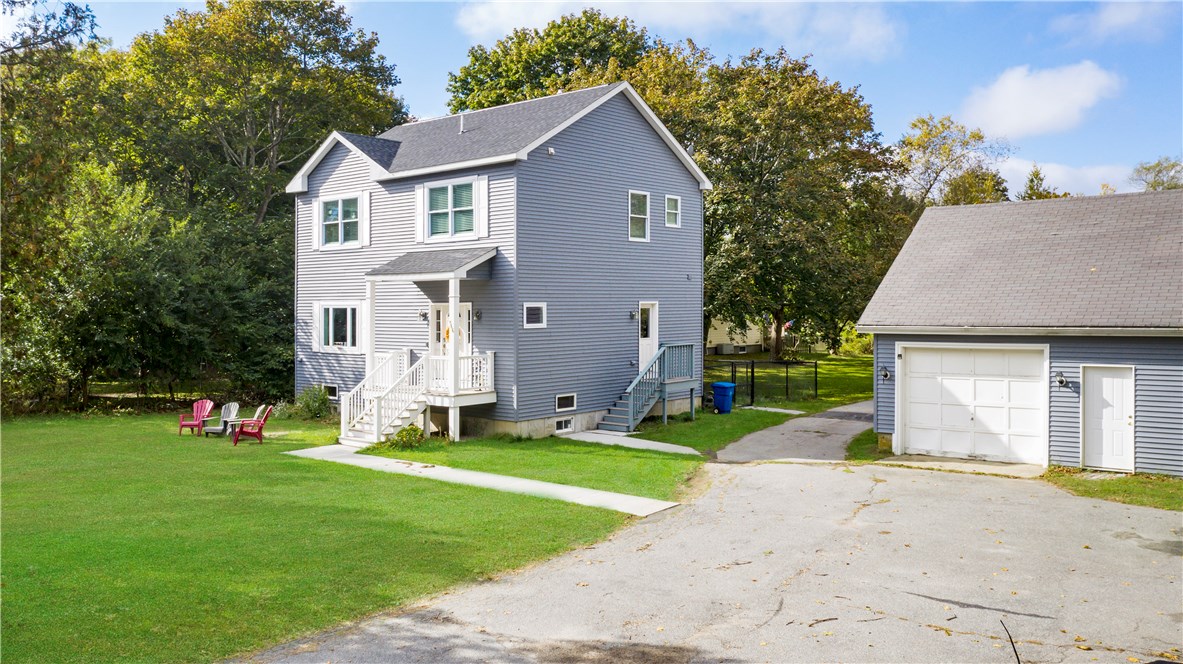 566 East Main Road Middletown, RI 02842 - Photo 8 of 34