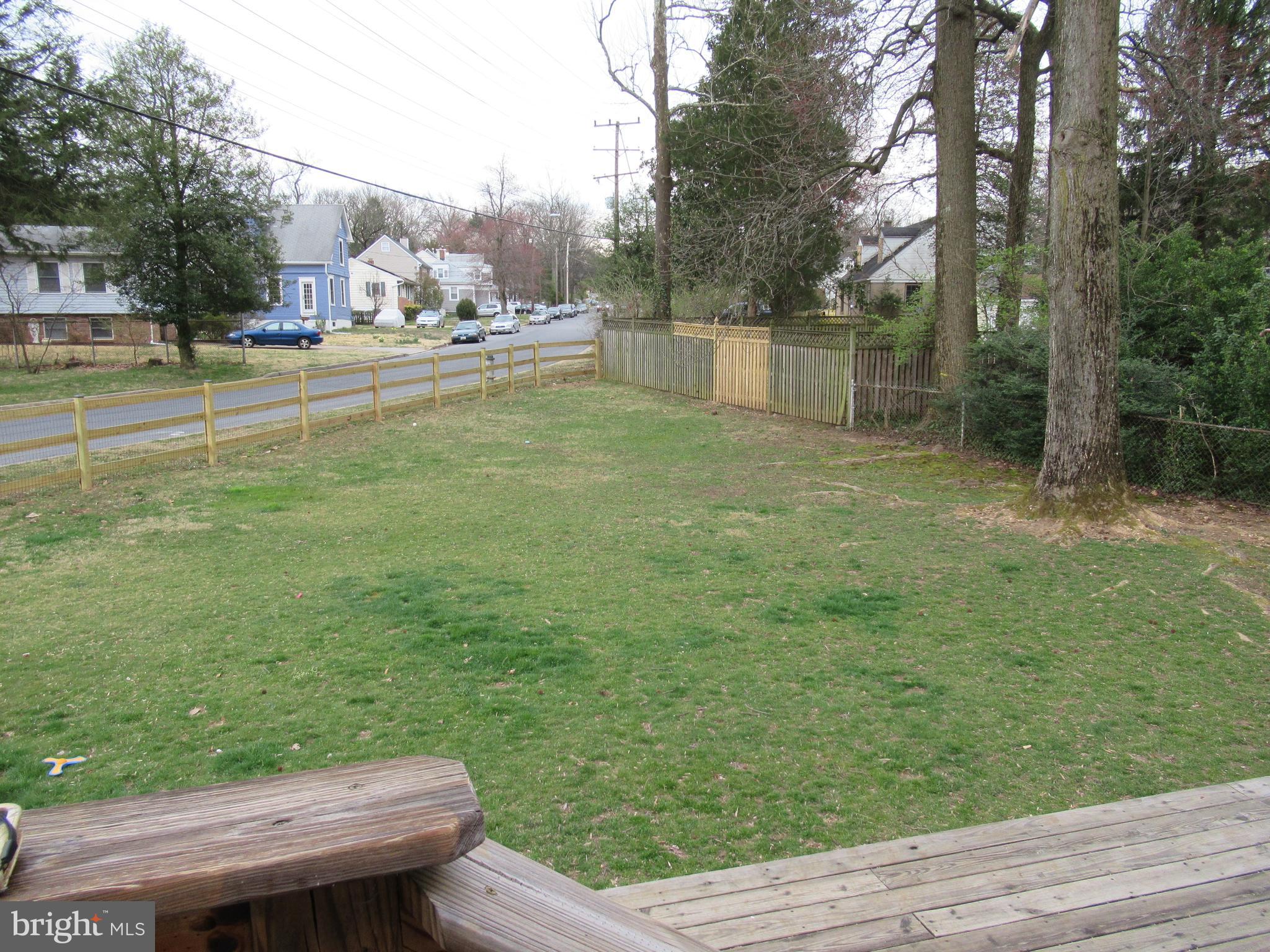 5703 Berwyn Road Berwyn Heights, MD 20740 - Photo 16 of 21 Lg side yard ( sep tax ID) included