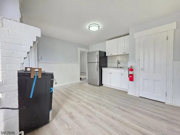 $2,800 | 8 Lincoln Avenue, Unit 2, Kearny, NJ 07032