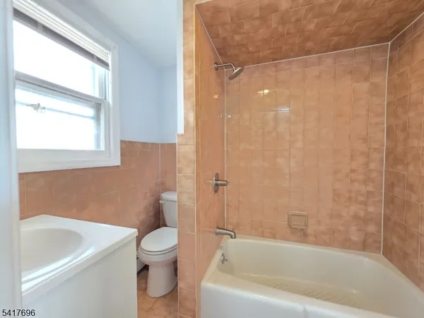 $2,800 | 8 Lincoln Avenue, Unit 2, Kearny, NJ 07032