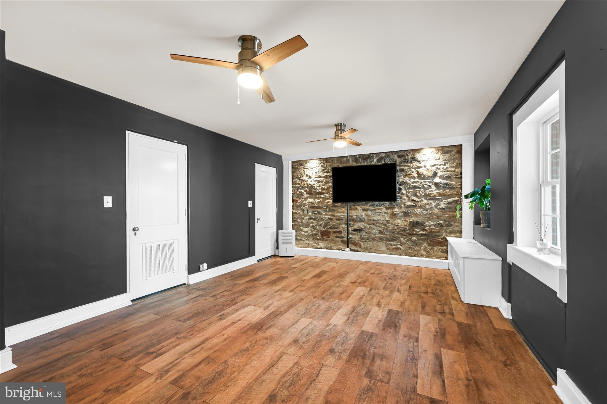 1801 Oak Road Pottsville, PA 17901 - Photo 32 of 76 Family Room