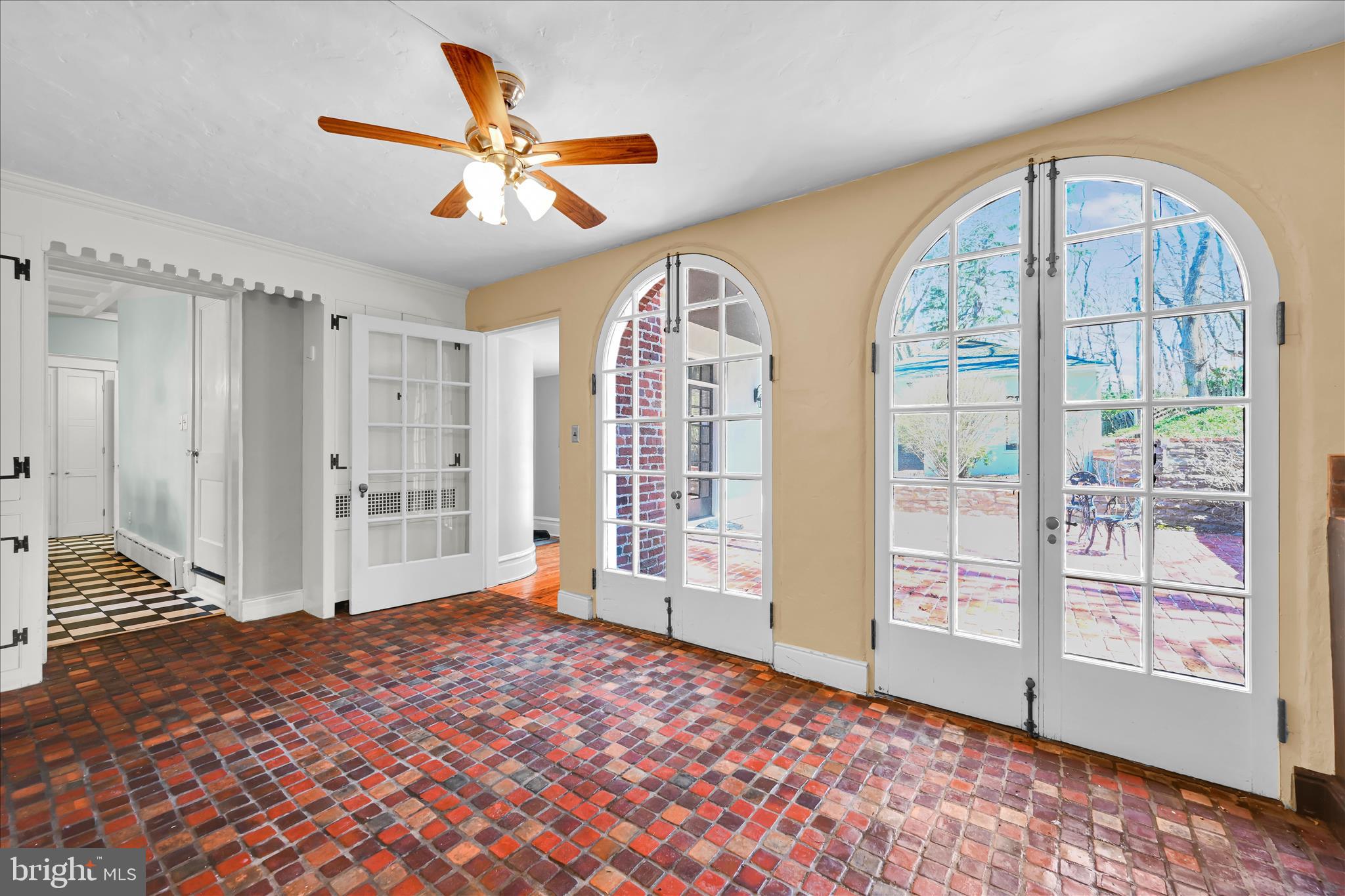 1801 Oak Road Pottsville, PA 17901 - Photo 34 of 76 Sun Room