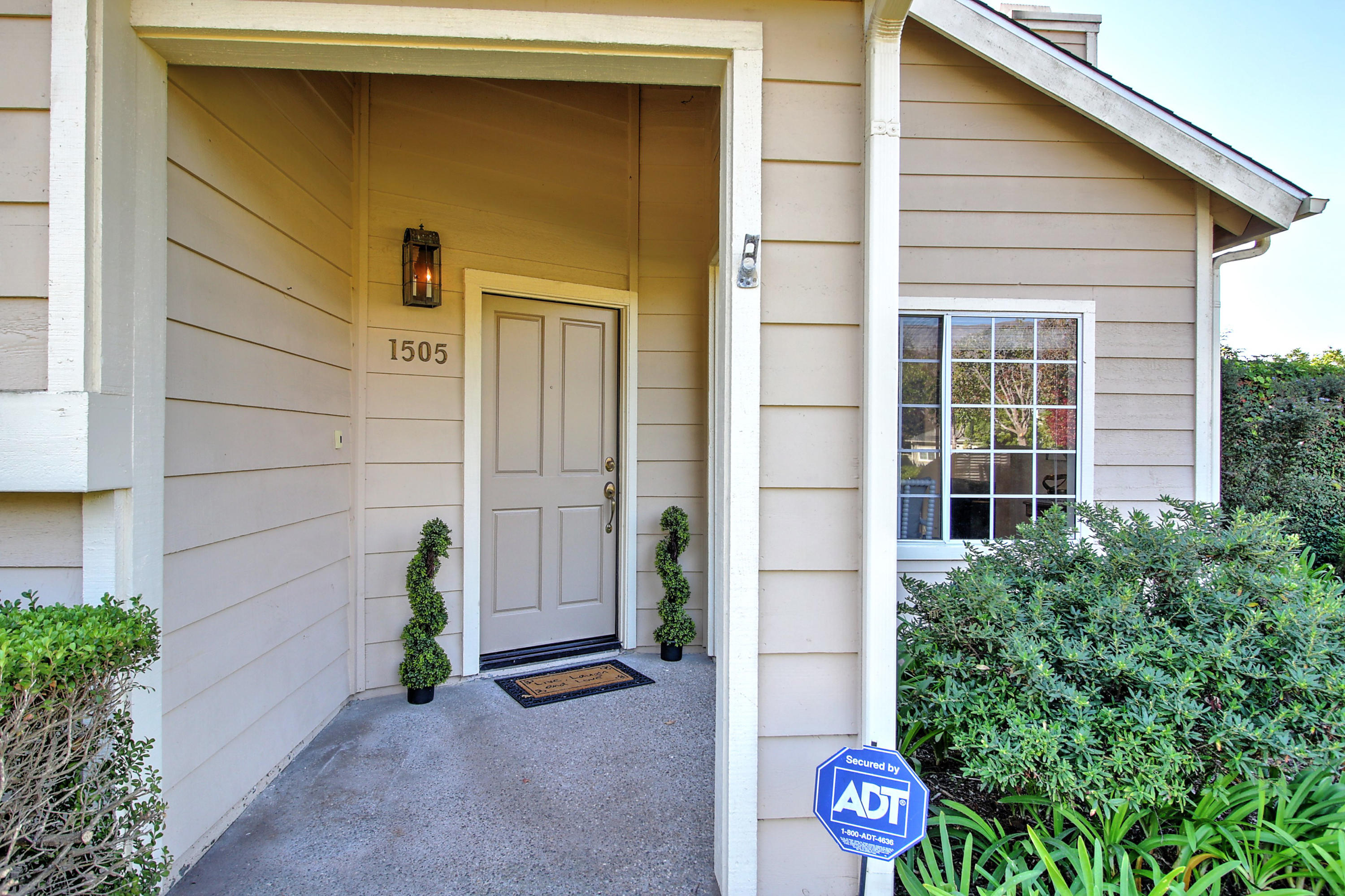 1505 Meadow Circle Carpinteria, CA 93013 - Photo 2 of 14 003