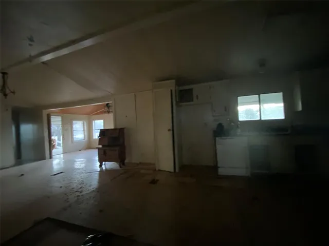 a view of livingroom with furniture