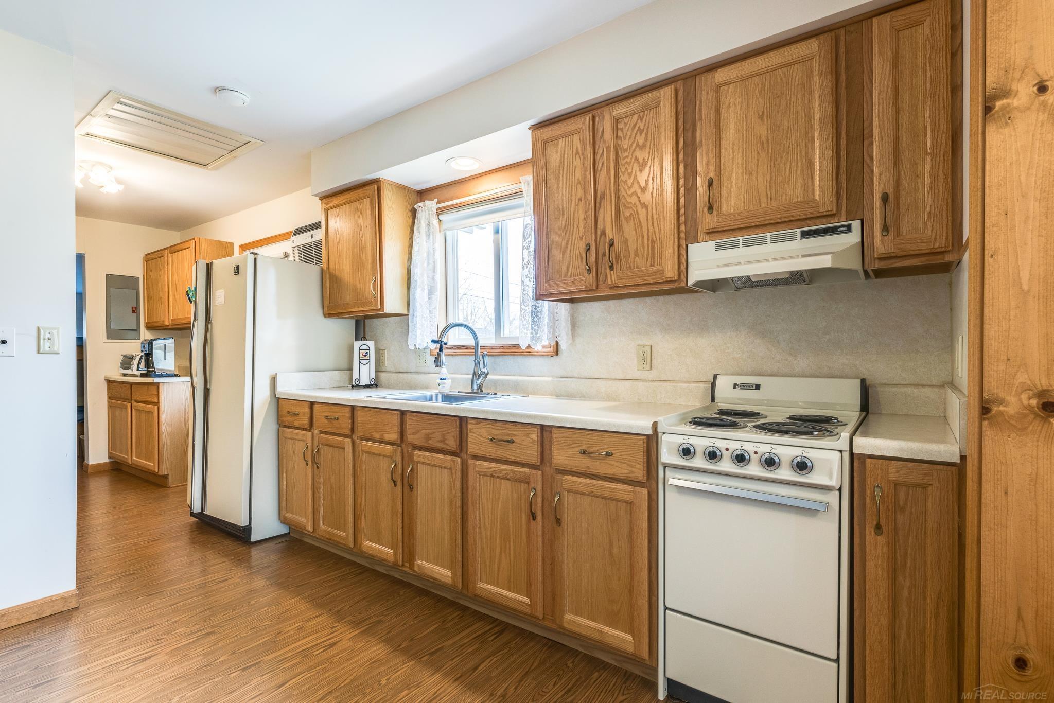7451 Maplewood Road Lexington, MI 48450 - Photo 18 of 29