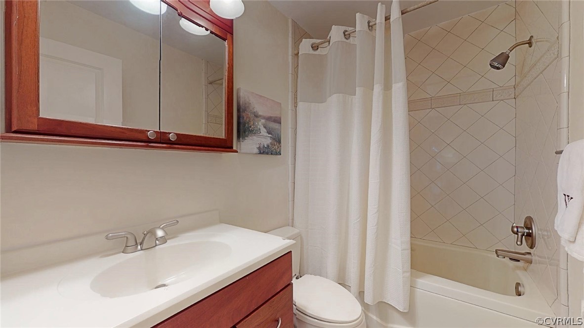14201 Spring Gate Terrace Midlothian, VA 23112 - Photo 28 of 40 Gallery Image 28