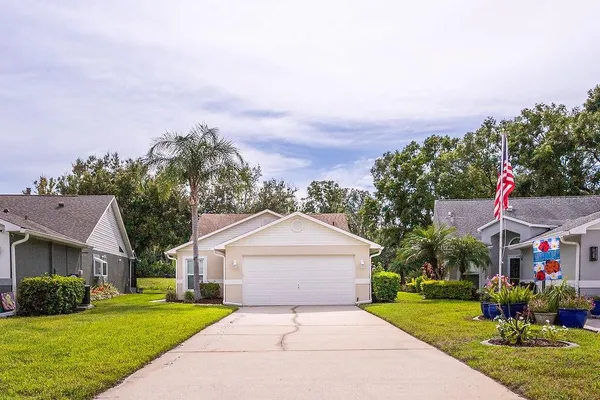 $325,000 | 6431 Gentle Ben Circle, Wesley Chapel, FL 33544
