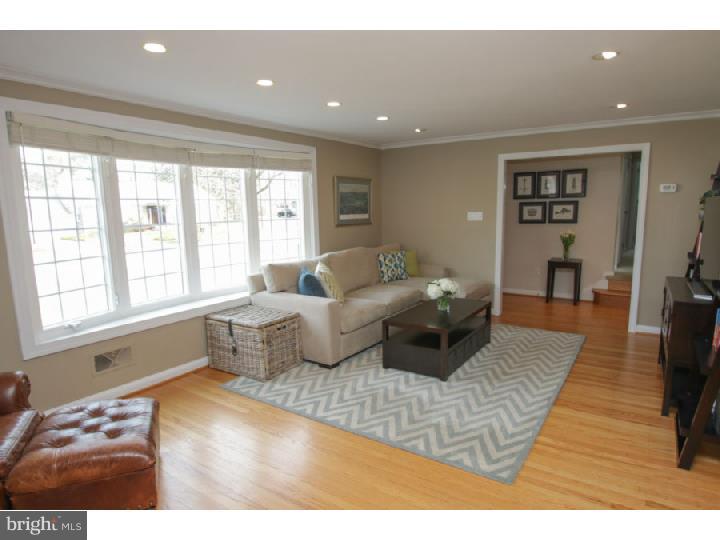 113 Croton Road Wayne, PA 19087 - Photo 4 of 25 Living Room