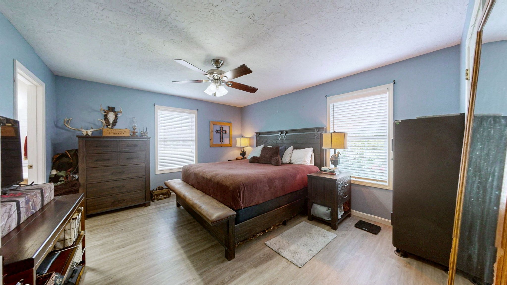 1748 Buffalo Road New Concord, KY 42076 - Photo 4 of 41 a bedroom with a bed and a closet