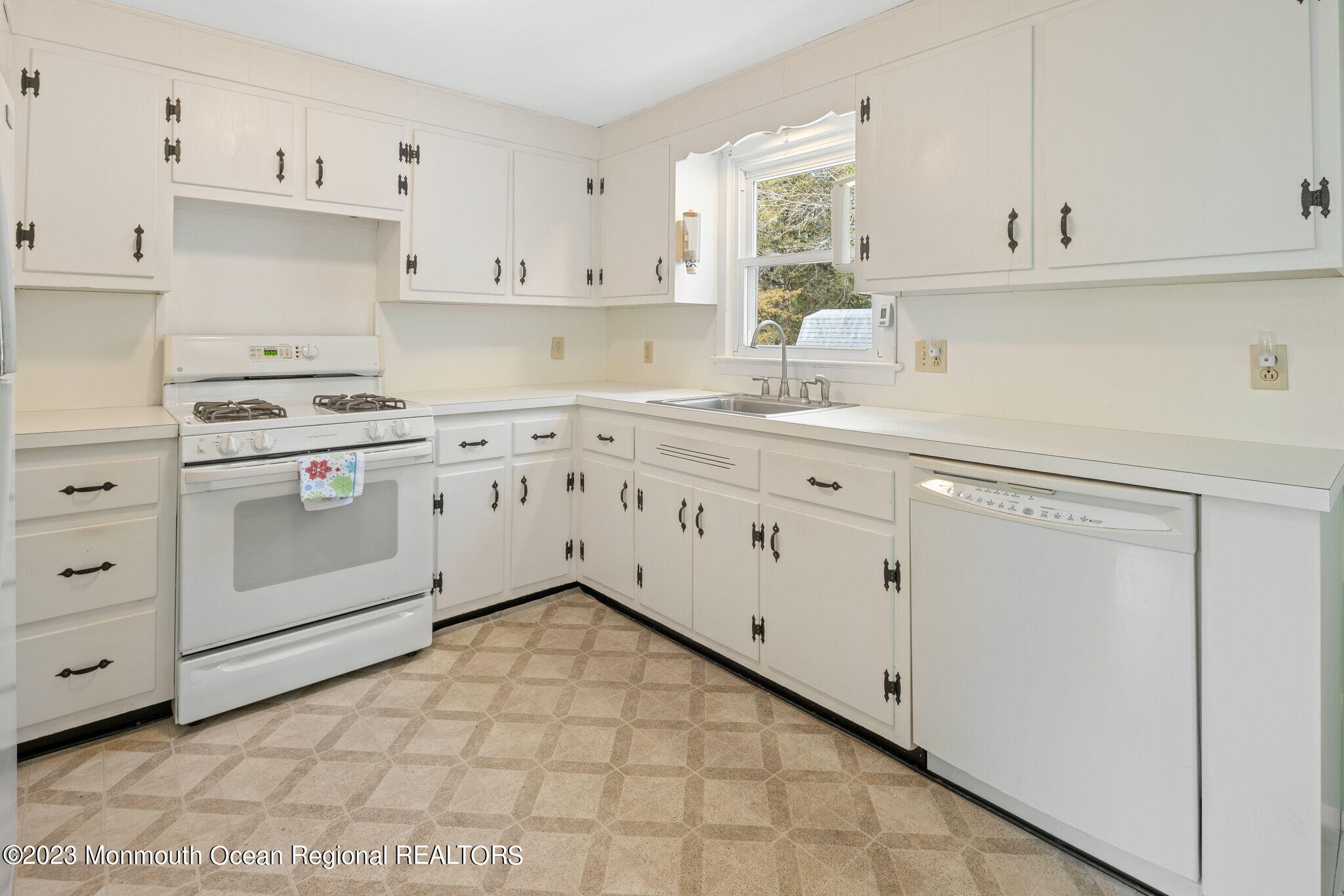 48 Burr Street Barnegat, NJ 08005 - Photo 13 of 48 015-original-photo