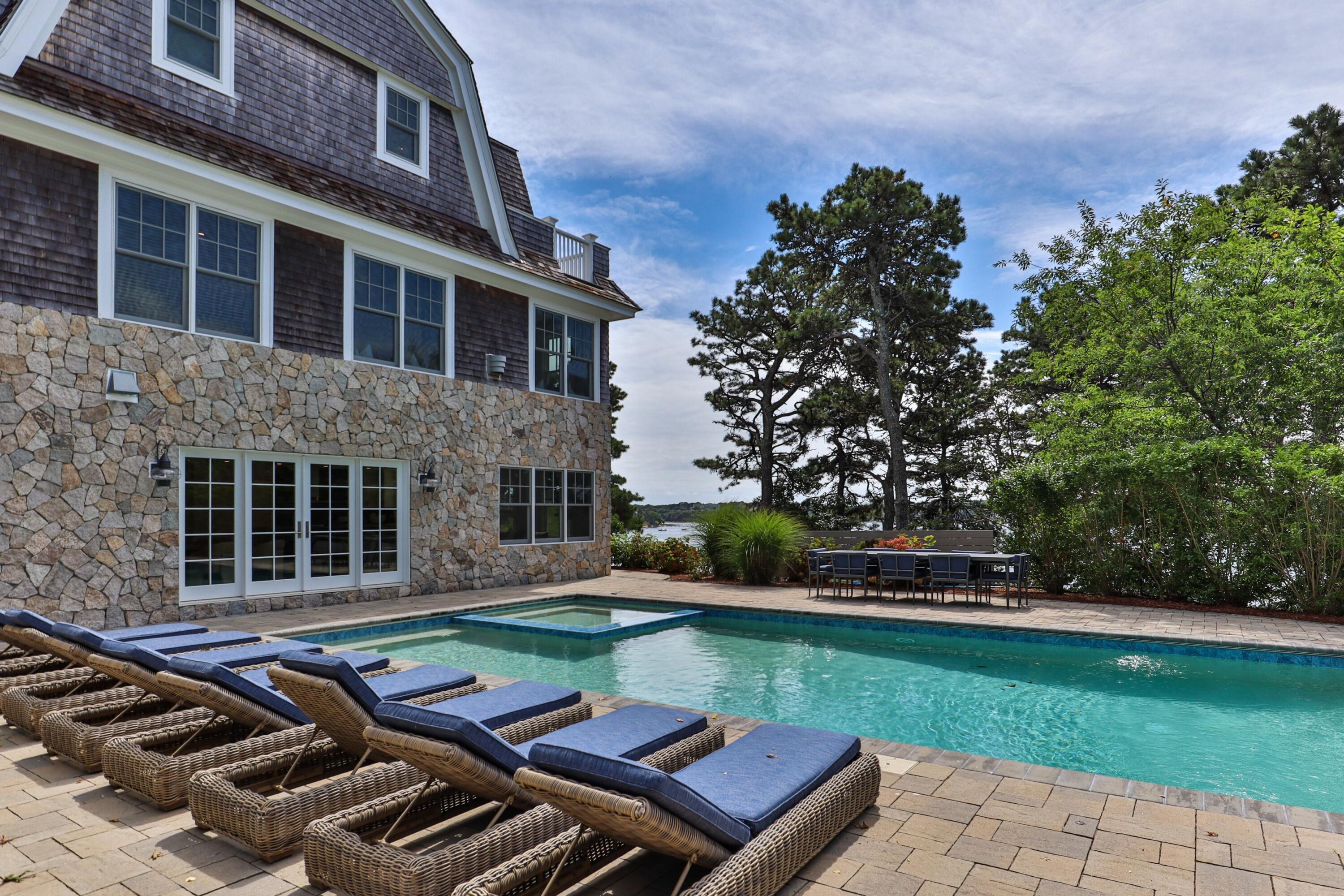 558 Fox Hill Road Chatham, MA 02633 - Photo 3 of 39 3