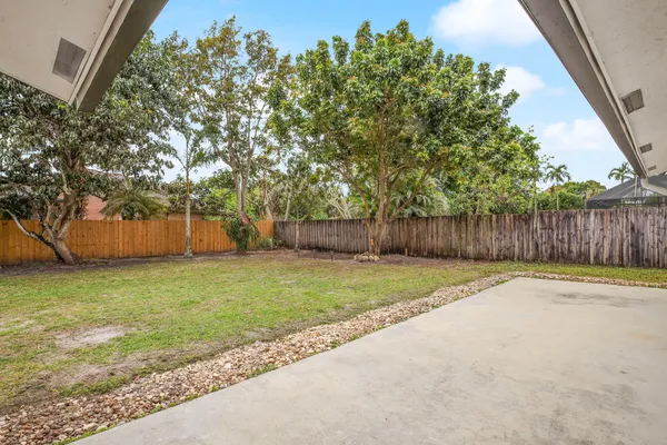 $609,000 | 430 La Mancha Avenue, Royal Palm Beach, FL 33411