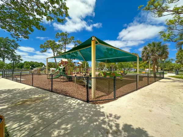 $609,000 | 430 La Mancha Avenue, Royal Palm Beach, FL 33411
