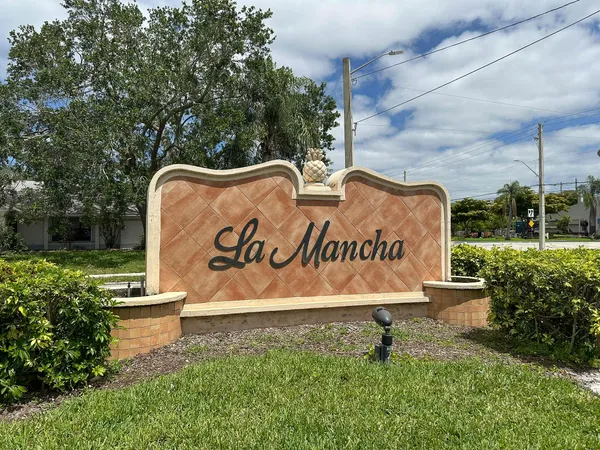 $609,000 | 430 La Mancha Avenue, Royal Palm Beach, FL 33411