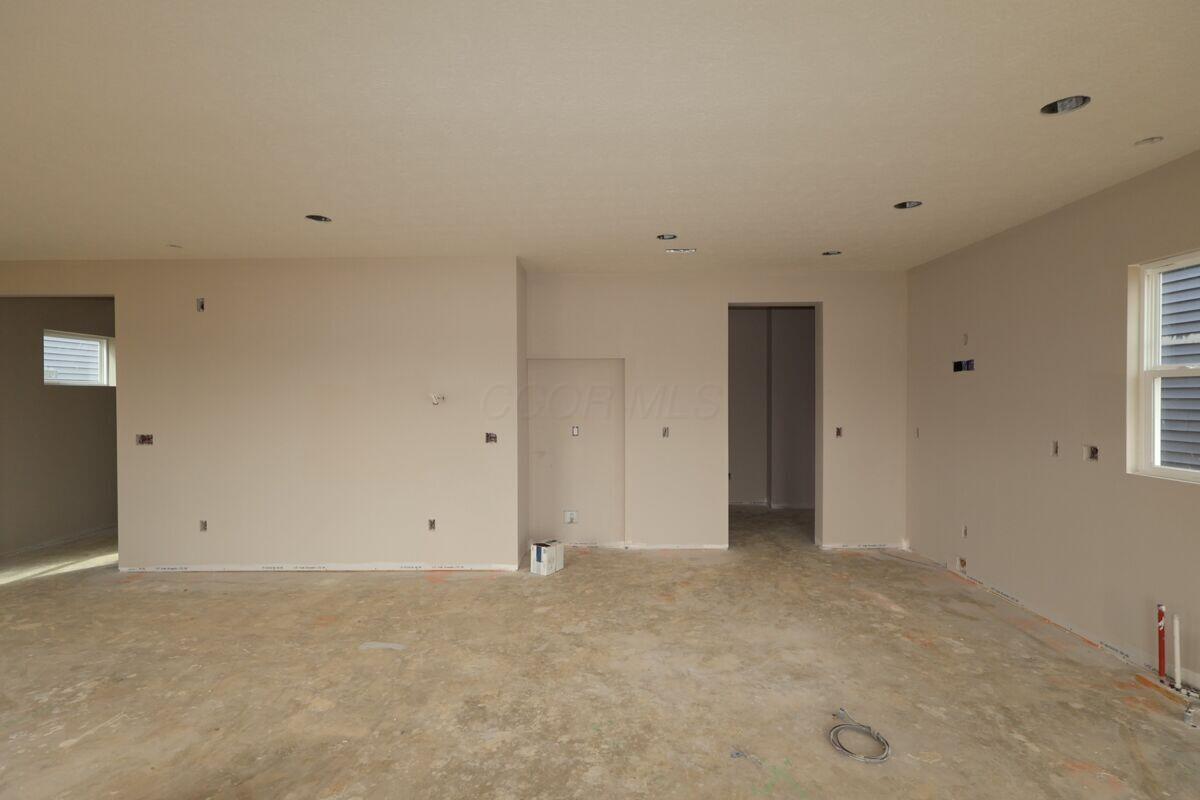 5711 Valleydale Road Powell, OH 43065 - Photo 3 of 11 Interior
