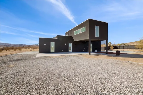 $650,000 | 3460 Stonehill Avenue, Joshua Tree, CA 92252
