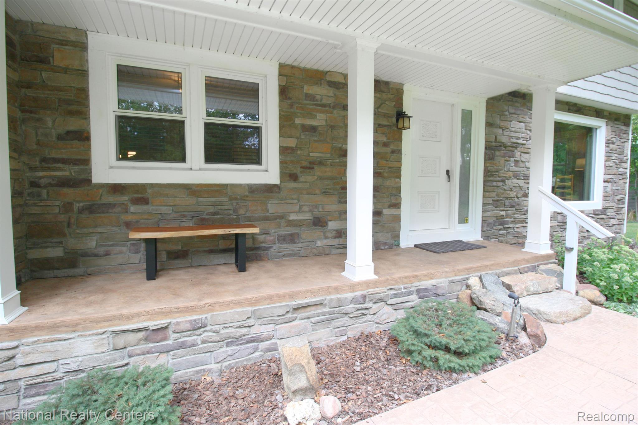 9921 North Eston Road Clarkston, MI 48348 - Photo 5 of 37 Gallery Image 5