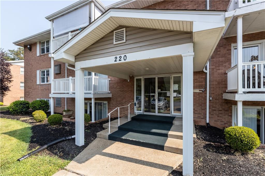 220 Coraopolis Road, Unit 3 Coraopolis, PA 15108 - Photo 1 of 25 Gallery Image 1