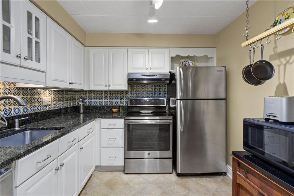 220 Coraopolis Road, Unit 3 Coraopolis, PA 15108 - Photo 13 of 25 Gallery Image 13