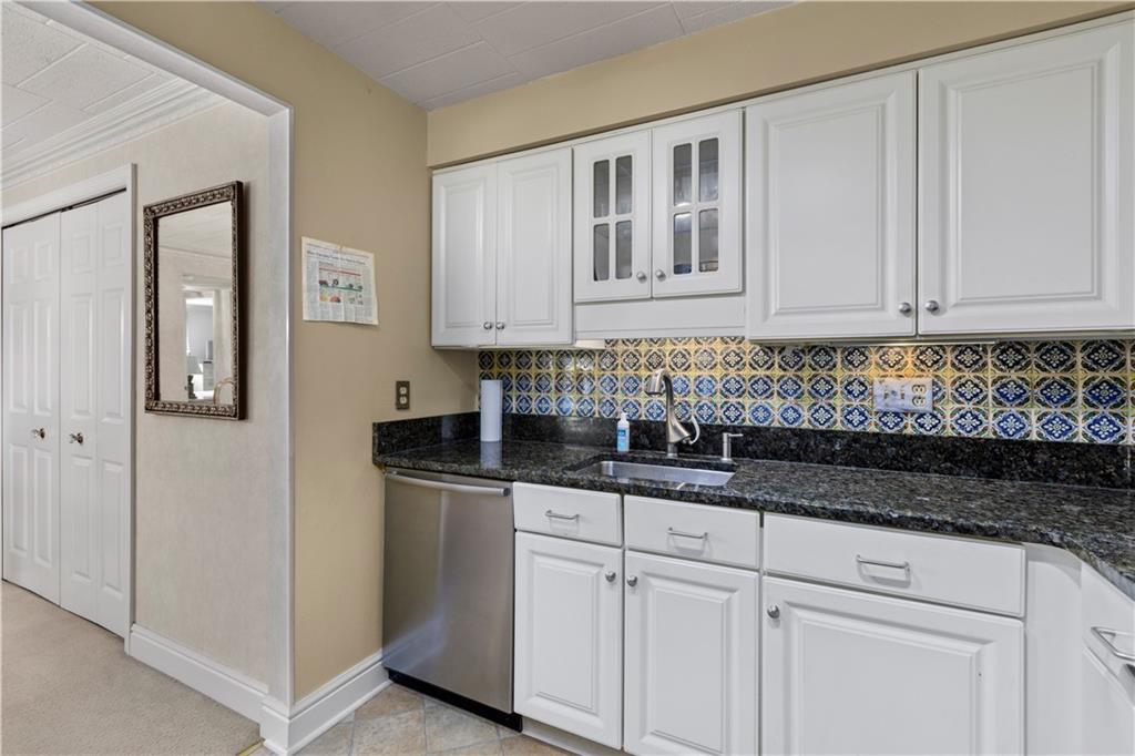 220 Coraopolis Road, Unit 3 Coraopolis, PA 15108 - Photo 14 of 25 Gallery Image 14