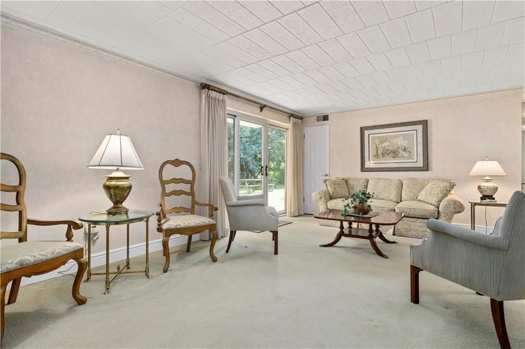 220 Coraopolis Road, Unit 3 Coraopolis, PA 15108 - Photo 5 of 25 Gallery Image 5