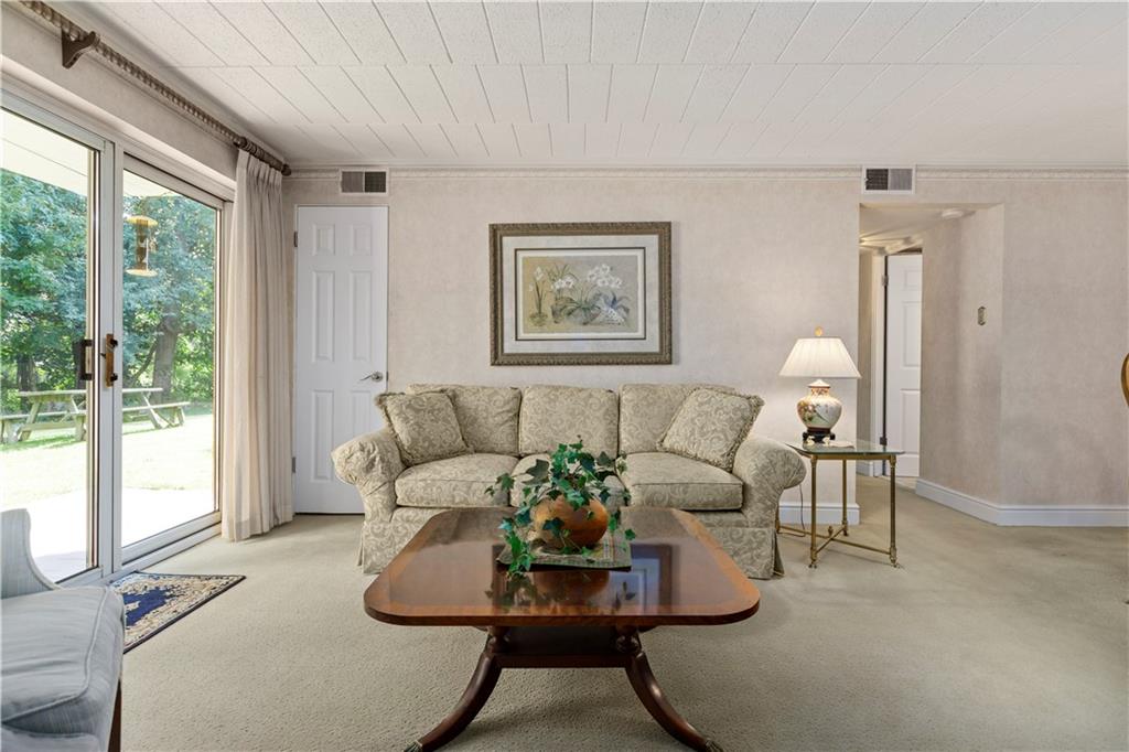 220 Coraopolis Road, Unit 3 Coraopolis, PA 15108 - Photo 6 of 25 Gallery Image 6