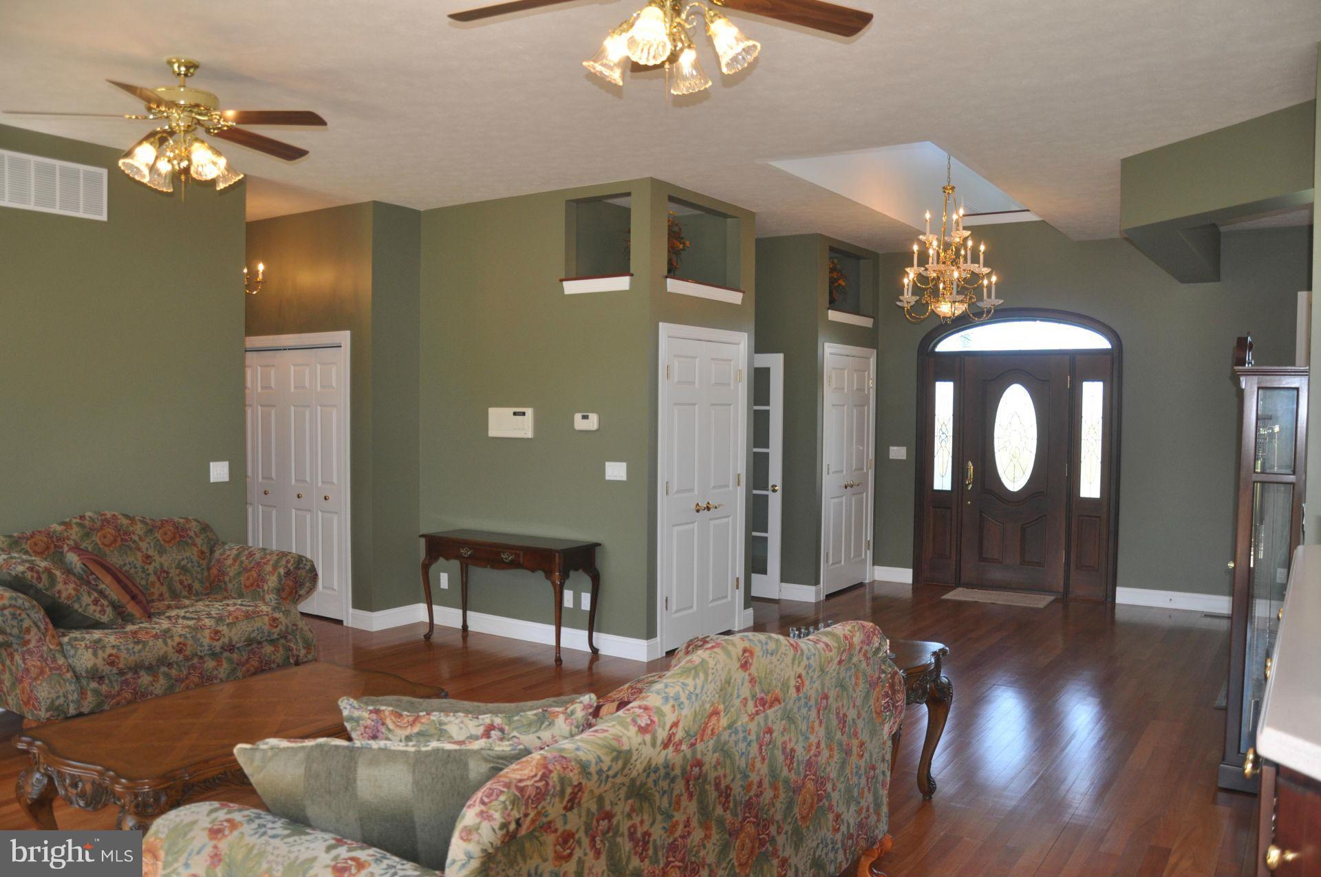 5215 Long Corner Road White Hall, MD 21161 - Photo 4 of 30 Foyer / Great Room