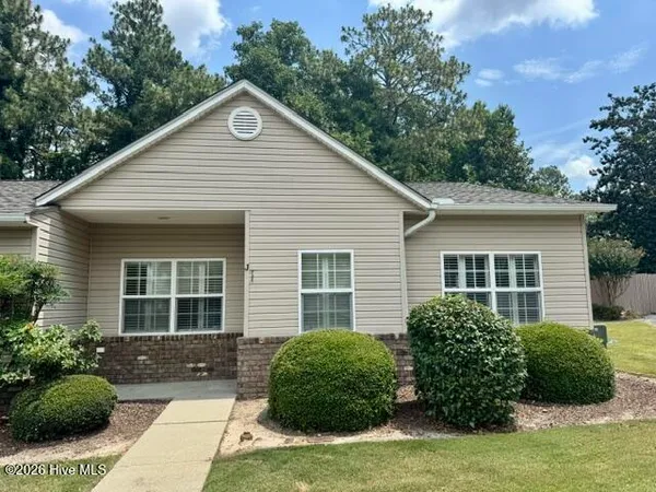 $1,750 | 101 East Rhode Island Avenue, Unit J, Southern Pines, NC 28387
