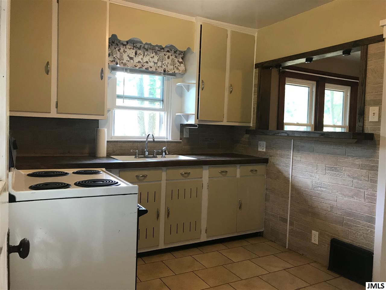 1559 Falahee Road Jackson, MI 49203 - Photo 5 of 18 Photo 5