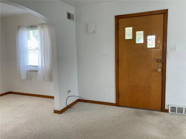 $1,495 | 1090 Clay Pike, Irwin, PA 15642