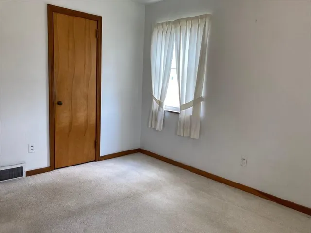 $1,495 | 1090 Clay Pike, Irwin, PA 15642