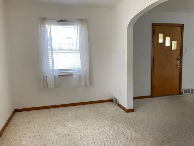 $1,495 | 1090 Clay Pike, Irwin, PA 15642