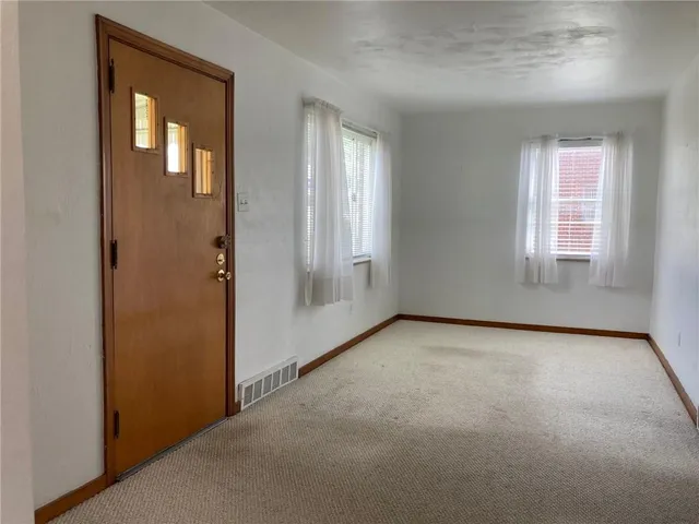 $1,495 | 1090 Clay Pike, Irwin, PA 15642