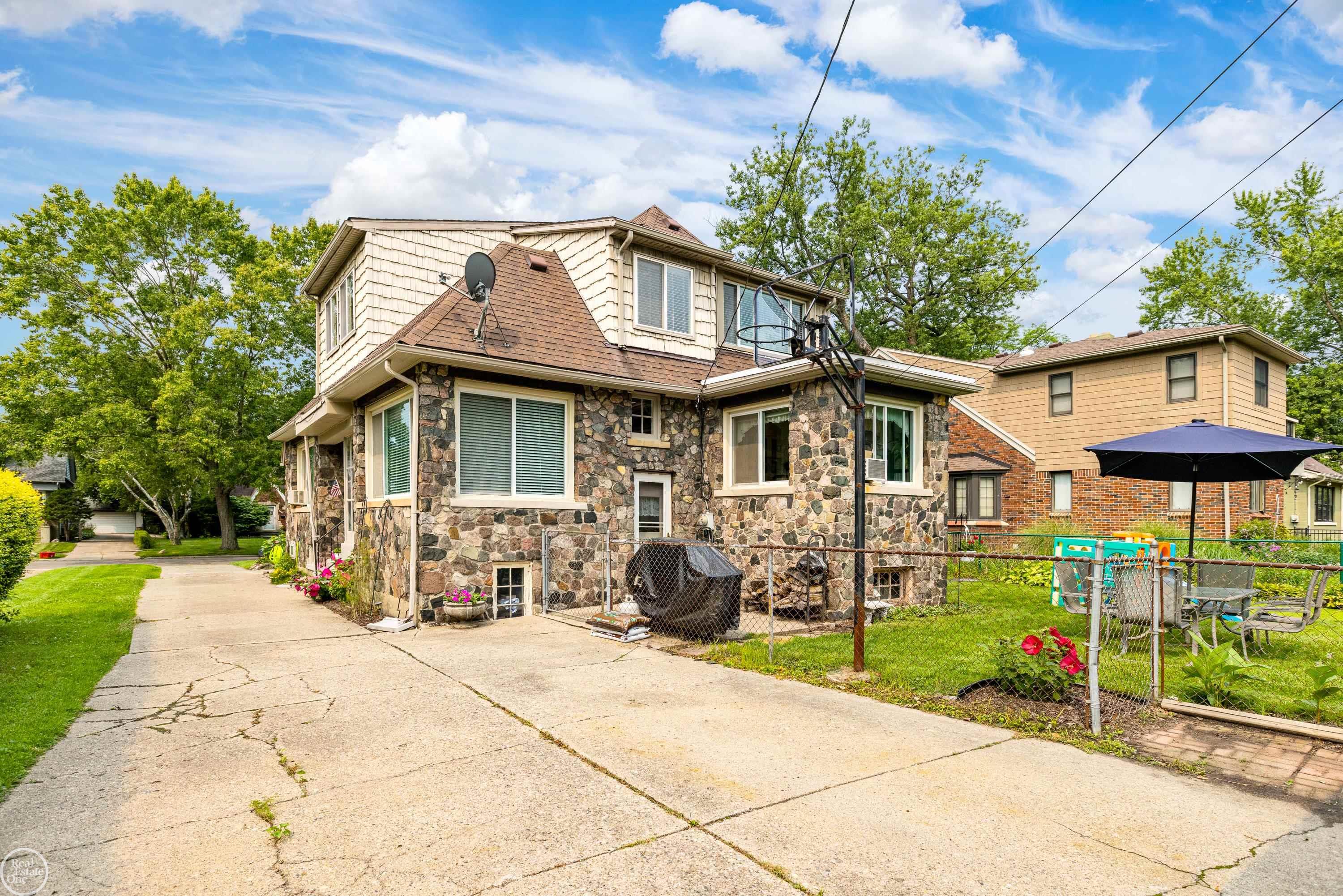 930 Barrington Road Grosse Pointe Park, MI 48230 - Photo 33 of 40