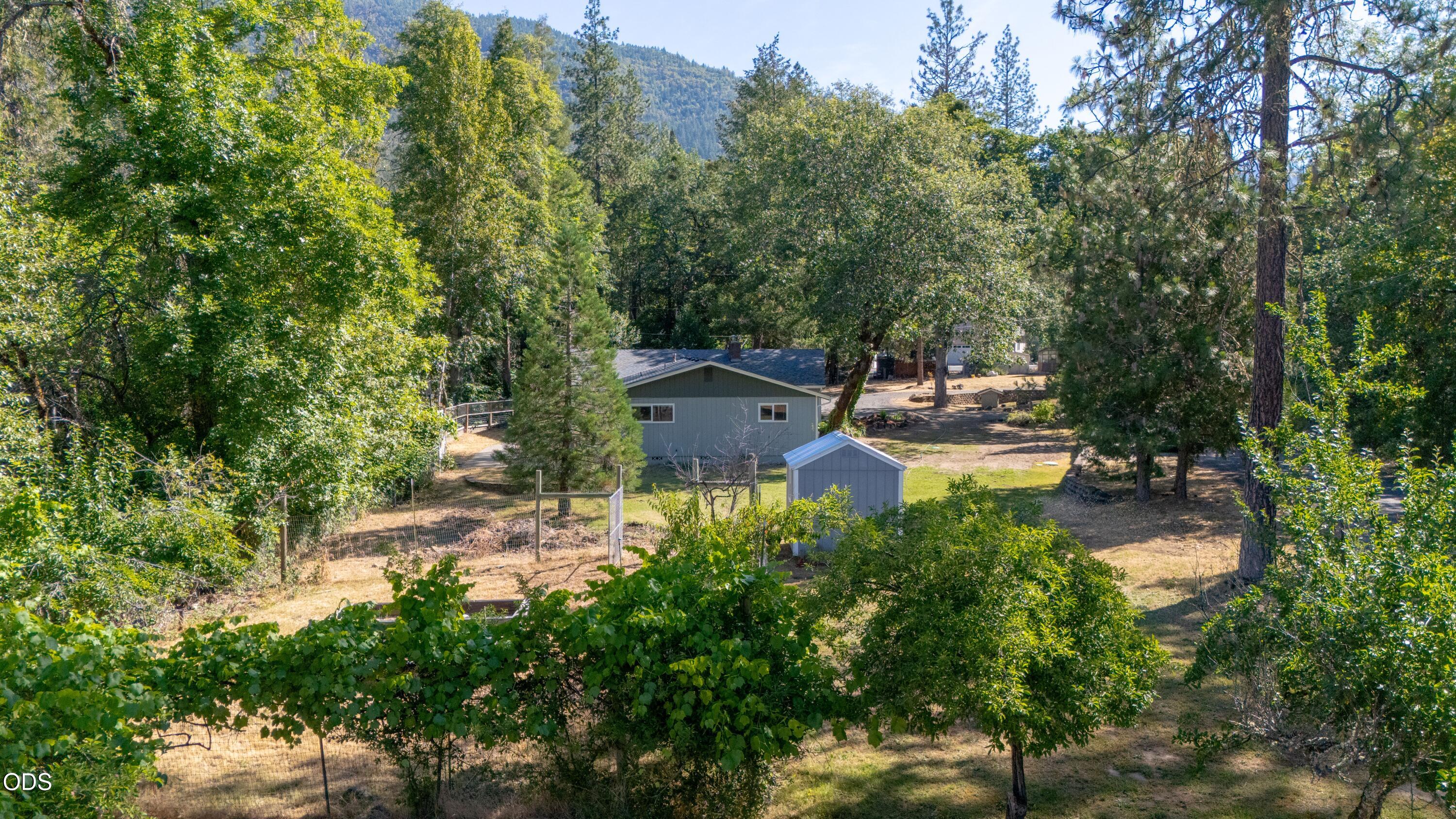 2750 Granite Hill Road Grants Pass, OR 97526 - Photo 3 of 47