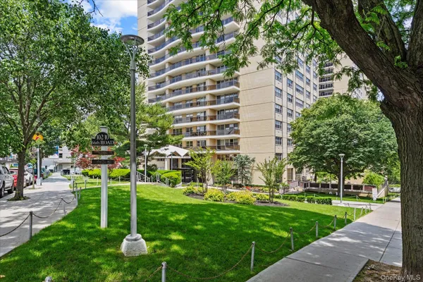 $400,000 | 102-10 66th Road, Unit 12A | Birchwood Towers