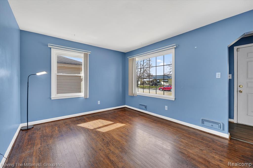 17049 Reno Street Riverview, MI 48193 - Photo 5 of 71