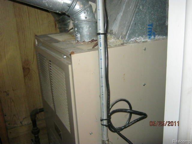 3843 Alida Avenue Rochester, MI 48309 - Photo 13 of 15 FURNACE
