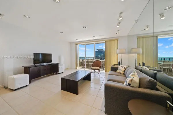 $8,500 | 201 Crandon Boulevard, Unit 927, Key Biscayne, FL 33149