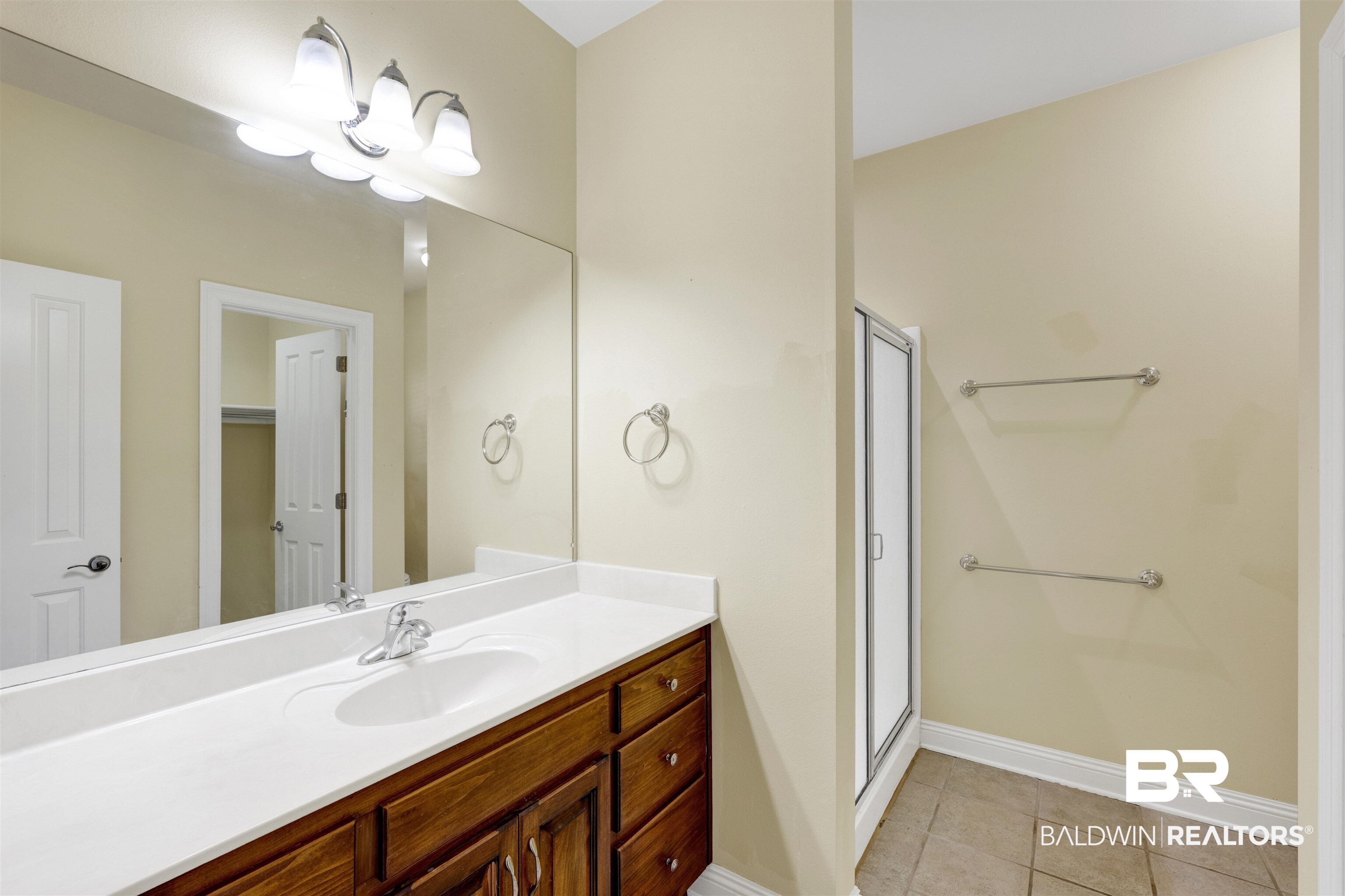 37 Signal Hill Road Spanish Fort, AL 36527 - Photo 43 of 50 Guest bath ensuite