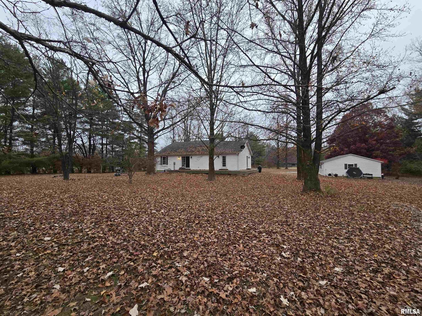 11882 Goshen Meadows Mount Vernon, IL 62864 - Photo 10 of 52 a view of house with a yard