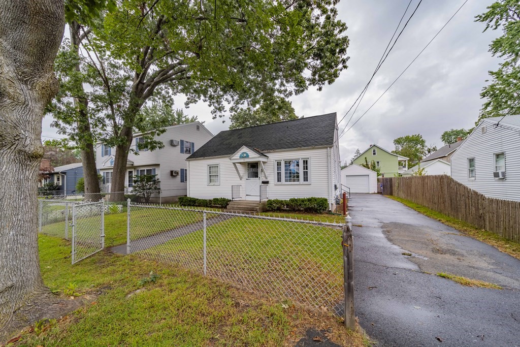 31 Arthur Street Springfield, MA 01104 - Photo 1 of 33